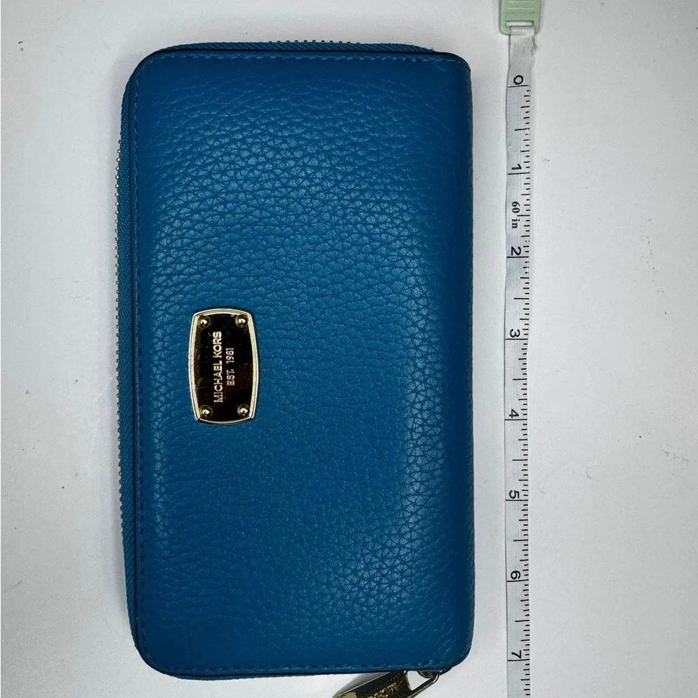 MICHAEL KORS Large Leather Jet Set Continental Blue Large Zip Around Wallet
